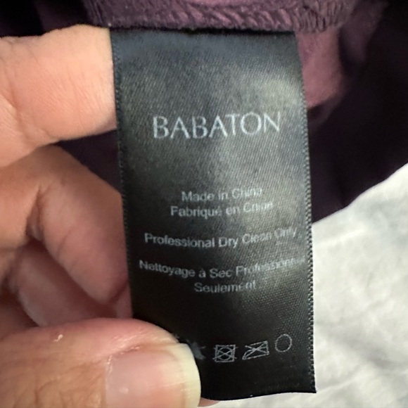 Aritzia Babaton Rodrigo Off Shoulder Blouse - Picture 4 of 5